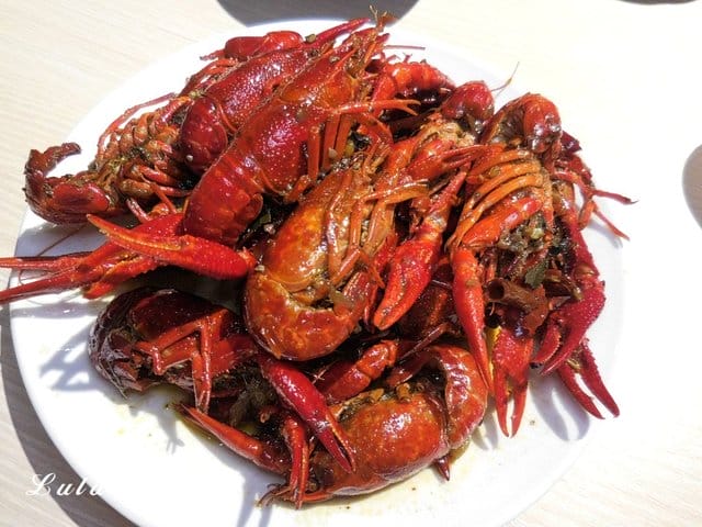 桃園吃到飽。港點大師桃園家樂福經國店。各式港點無限量供應吃到飽。麻辣小龍蝦/鮮蝦粉腸/腐皮蝦仁/奶皇流沙包/蠔汁鮮竹捲/蟹皇燒賣
