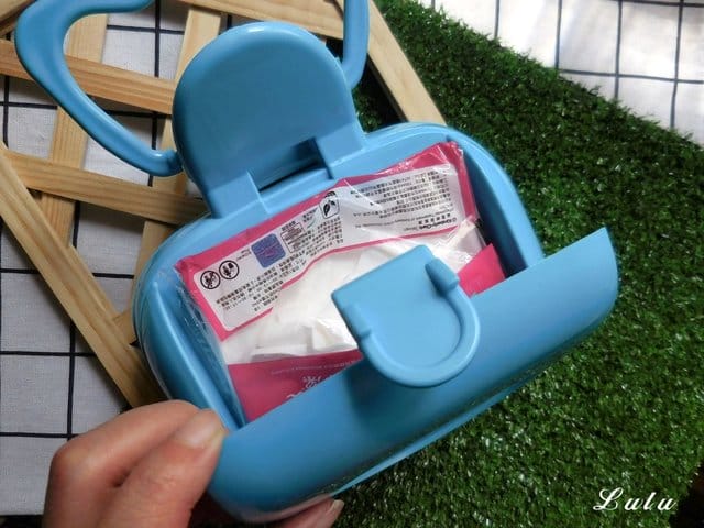 如何訓練毛孩上廁所！？撿便器/拾便器/夾便器。順便推薦狗狗外出用品，輕巧方便攜帶，毛孩外出便便不沾手