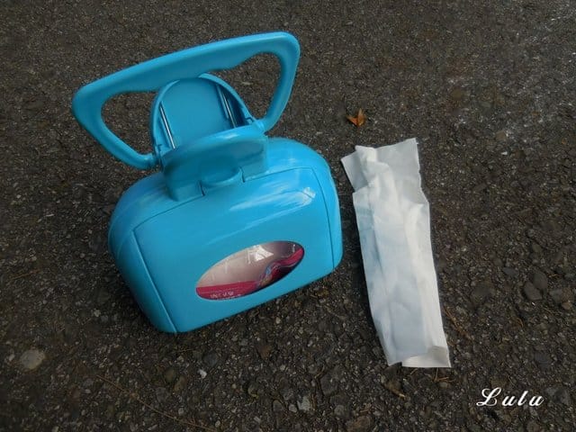如何訓練毛孩上廁所！？撿便器/拾便器/夾便器。順便推薦狗狗外出用品，輕巧方便攜帶，毛孩外出便便不沾手