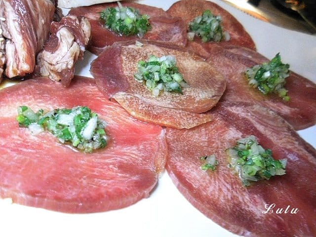 台中燒肉推薦。肉多多超市燒肉 台中大墩店。新菜單推薦。台灣燒肉第一品牌。肉質好、CP值高。即日起~9/30 套餐加價NT$99享雪花和牛。299生啤無限暢飲