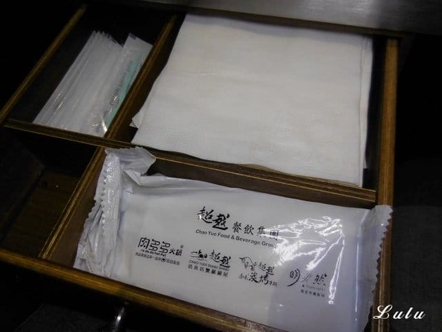 台中燒肉推薦。肉多多超市燒肉 台中大墩店。新菜單推薦。台灣燒肉第一品牌。肉質好、CP值高。即日起~9/30 套餐加價NT$99享雪花和牛。299生啤無限暢飲