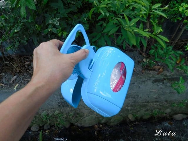 如何訓練毛孩上廁所！？撿便器/拾便器/夾便器。順便推薦狗狗外出用品，輕巧方便攜帶，毛孩外出便便不沾手