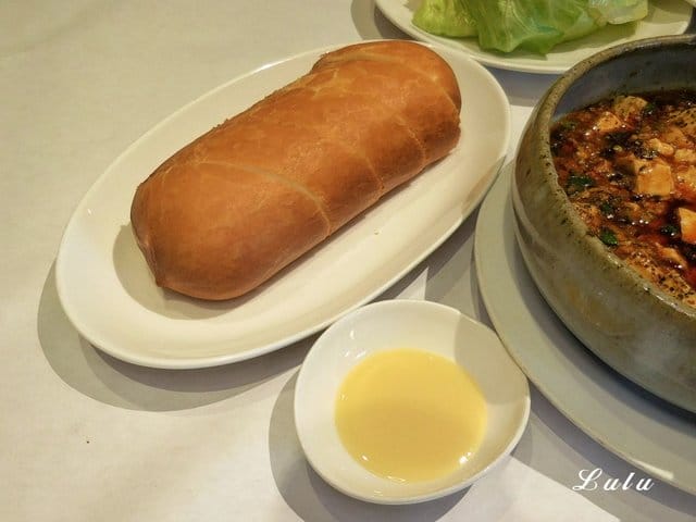 六廚川客料理。30年老字號的川菜客家菜料理。近捷運大安森林公園站1號出口步行約3分鐘腳程
