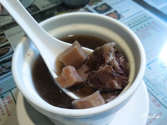 波記茶餐廳。台北東區平價港式茶餐廳推薦。彷彿置身香港電影情節的用餐環境。近捷運忠孝敦化站
