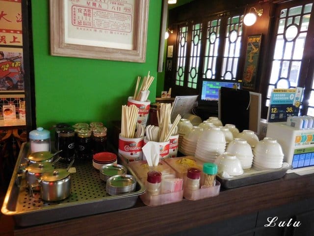 波記茶餐廳。台北東區平價港式茶餐廳推薦。彷彿置身香港電影情節的用餐環境。近捷運忠孝敦化站