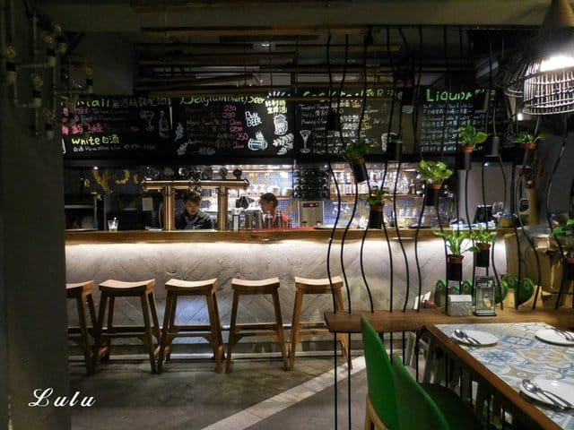 台北東區美食推薦。Thai Cook 泰酷．泰式料理。台北泰國菜。一秒飛泰國，想吃正統的泰國菜，選有「泰精選」標誌就對了！