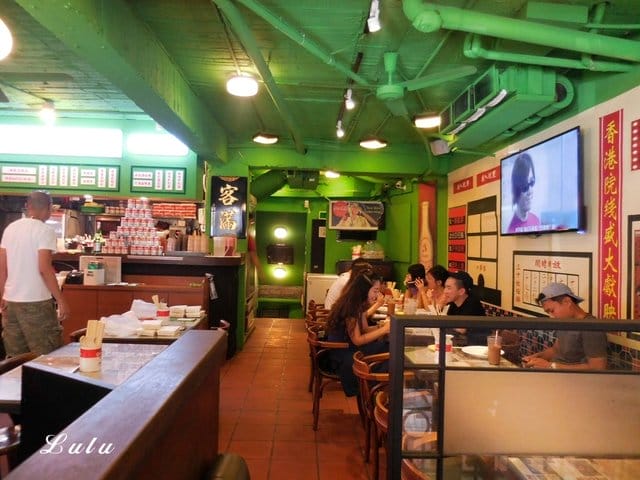 波記茶餐廳。台北東區平價港式茶餐廳推薦。彷彿置身香港電影情節的用餐環境。近捷運忠孝敦化站