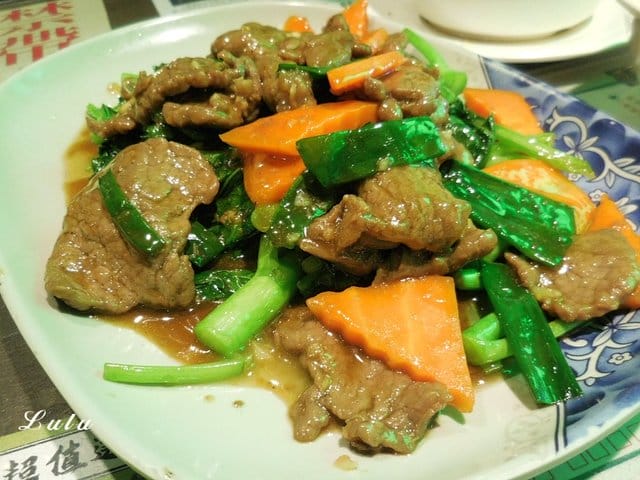 波記茶餐廳。台北東區平價港式茶餐廳推薦。彷彿置身香港電影情節的用餐環境。近捷運忠孝敦化站