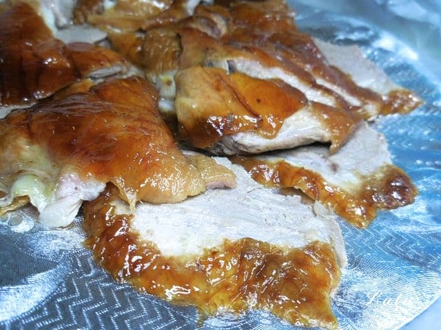 家之香脆皮烤鴨。新莊美食推薦。一鴨三吃，鴨片＋麵皮/鹽酥鴨/熱炒鴨骨。新北市新莊烤鴨