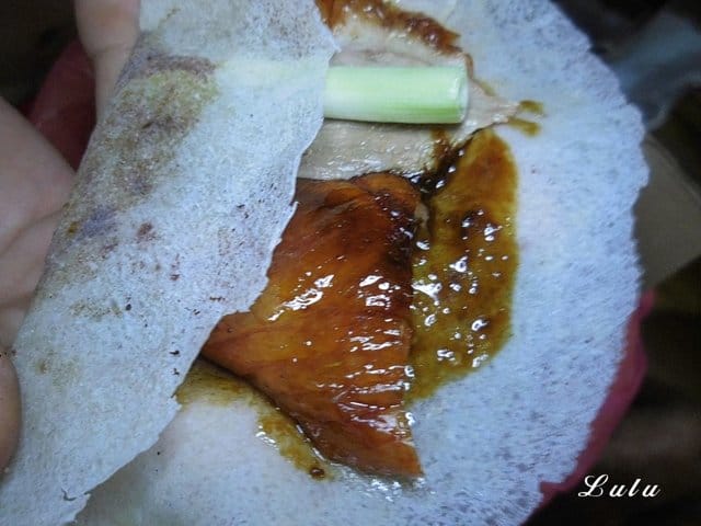 家之香脆皮烤鴨。新莊美食推薦。一鴨三吃，鴨片＋麵皮/鹽酥鴨/熱炒鴨骨。新北市新莊烤鴨
