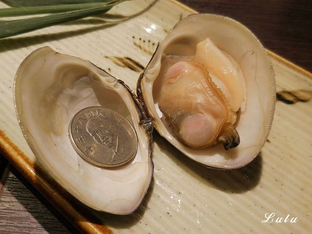 一心拉麵。宜蘭羅東美食推薦。結合中日飲食文化，當日式拉麵遇上宜蘭在地小吃。精心熬煮費時10小時以上的湯頭濃郁，每日限量200碗，賣完就沒有囉！特製滷汁厚切叉燒，經1300度大火炙燒，肉大塊