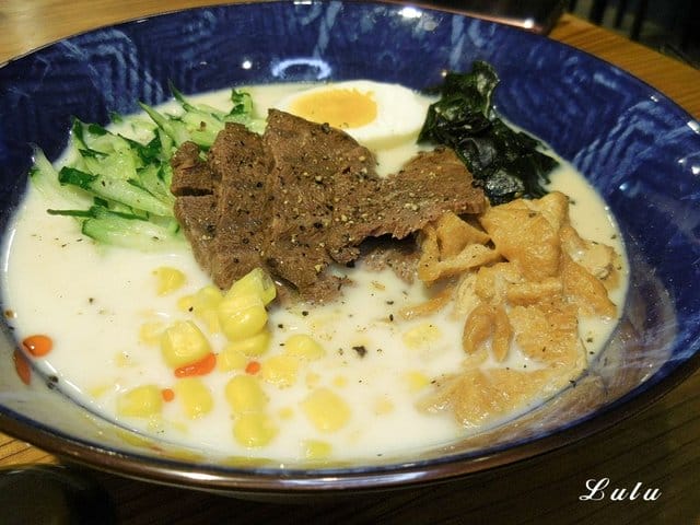 科技大樓豆花推薦。#逗豆鋪。源自於自家手作的新鮮豆奶、豆花，讓人食在安心。夏天吃冷麵，冬天吃湯麵