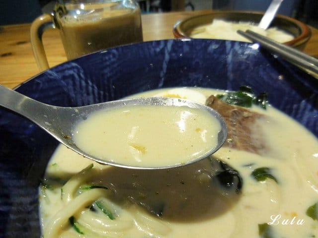 科技大樓豆花推薦。#逗豆鋪。源自於自家手作的新鮮豆奶、豆花，讓人食在安心。夏天吃冷麵，冬天吃湯麵