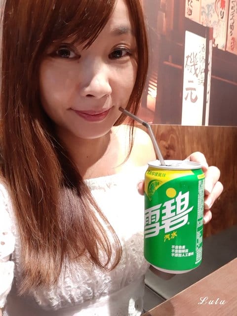 一心拉麵。宜蘭羅東美食推薦。結合中日飲食文化，當日式拉麵遇上宜蘭在地小吃。精心熬煮費時10小時以上的湯頭濃郁，每日限量200碗，賣完就沒有囉！特製滷汁厚切叉燒，經1300度大火炙燒，肉大塊