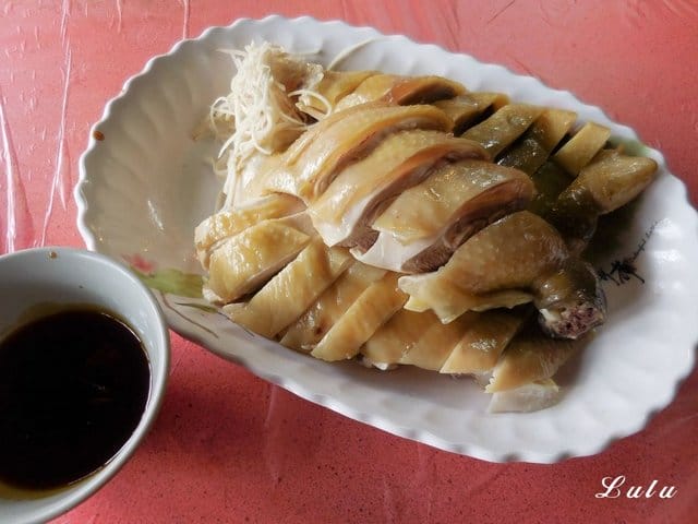 陽明山故鄉海芋餐廳。享受山產美食野菜。提供免費停車場。家族聚餐/三五好友/公司團體