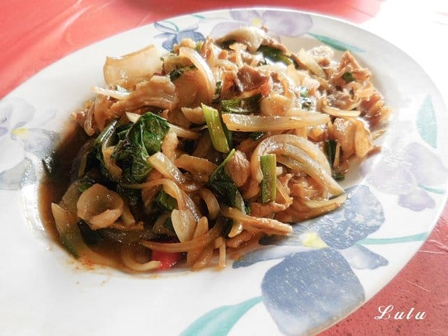 陽明山故鄉海芋餐廳。享受山產美食野菜。提供免費停車場。家族聚餐/三五好友/公司團體