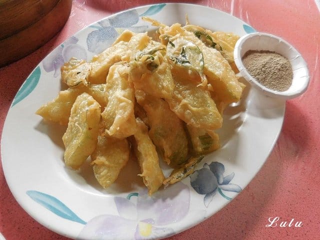 陽明山故鄉海芋餐廳。享受山產美食野菜。提供免費停車場。家族聚餐/三五好友/公司團體