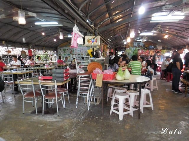 陽明山故鄉海芋餐廳。享受山產美食野菜。提供免費停車場。家族聚餐/三五好友/公司團體