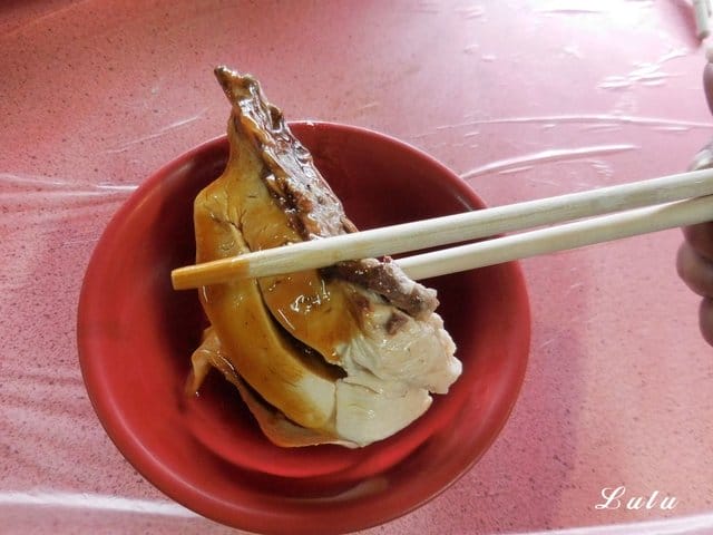 陽明山故鄉海芋餐廳。享受山產美食野菜。提供免費停車場。家族聚餐/三五好友/公司團體