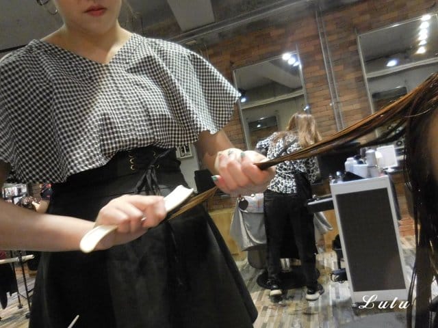 內湖染髮推薦，特別推薦加慕秀內湖店設計師Cheery專業用心設計，呵護秀髮不受損，階段式挑染，讓頭髮更有立體線條感「毫無美肌真實分享體驗推薦」