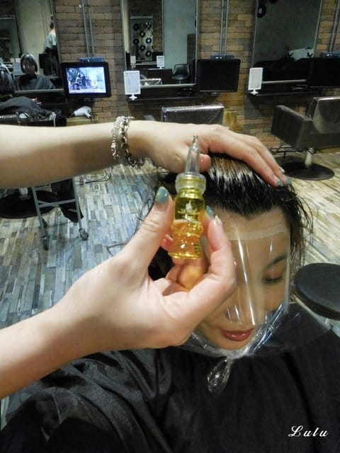 內湖染髮推薦，特別推薦加慕秀內湖店設計師Cheery專業用心設計，呵護秀髮不受損，階段式挑染，讓頭髮更有立體線條感「毫無美肌真實分享體驗推薦」