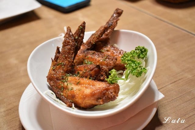（文末抽獎）Lacuz泰式料理吃到飽台大公館店。恰恰好的份量，讓你可以盡情享受各式泰料。飲料吧、甜品吧無限量供應。近台北捷運公館站5分鐘腳程