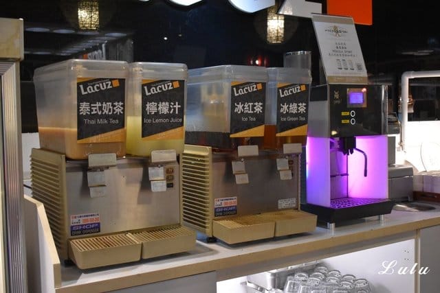 （文末抽獎）Lacuz泰式料理吃到飽台大公館店。恰恰好的份量，讓你可以盡情享受各式泰料。飲料吧、甜品吧無限量供應。近台北捷運公館站5分鐘腳程