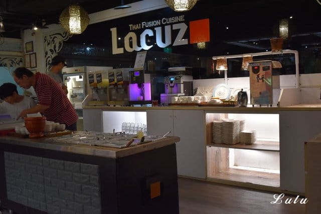 （文末抽獎）Lacuz泰式料理吃到飽台大公館店。恰恰好的份量，讓你可以盡情享受各式泰料。飲料吧、甜品吧無限量供應。近台北捷運公館站5分鐘腳程