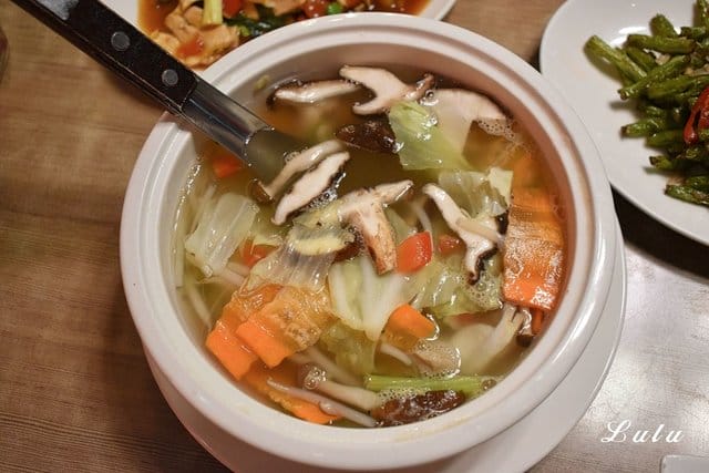 （文末抽獎）Lacuz泰式料理吃到飽台大公館店。恰恰好的份量，讓你可以盡情享受各式泰料。飲料吧、甜品吧無限量供應。近台北捷運公館站5分鐘腳程