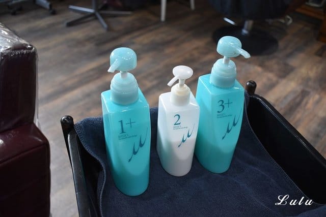 ARES Hair Salon。中和髮廊推薦。哥德式結構護髮。毛躁感瞬間消失，持續1個月的輕盈滑順，超有感。特別推薦設計師：Rey