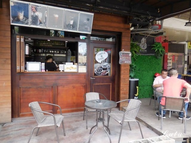 麋所咖啡飲啤館 meetsoul coffee。新莊咖啡店推薦。外帶/輕食/內用/外送。市區裡的小文青。新莊體育場旁