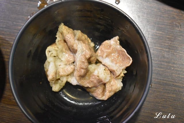 台灣火鍋第一品牌。肉多多火鍋中山北店。沒吃過肉多多別說你吃過最好吃火鍋。NT$299小資女套餐，讓你吃肉吃的好滿足