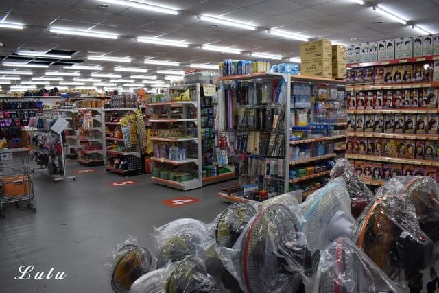 （文末優惠）桃園龜山。大批發五金百貨。價格公道合理。所有居家生活用品通通可以找得到。前200名，憑文章到店消費滿NT100，就可以免費拿小禮物一個喔！