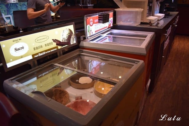 台灣火鍋第一品牌。肉多多火鍋中山北店。沒吃過肉多多別說你吃過最好吃火鍋。NT$299小資女套餐，讓你吃肉吃的好滿足