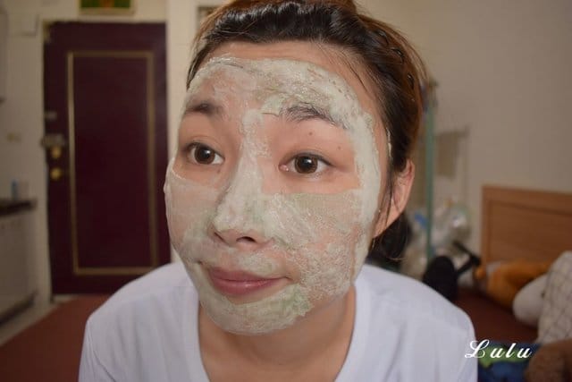 【UGLY DUCK】醜小鴨炸彈泡泡去角質泥膜。自動雷達偵測臉上角質，產生泡泡將老廢角質吃光光。使用後的肌膚滑嫩不緊繃