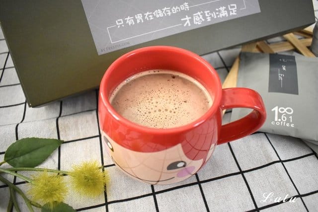 簡單入喉 膠原蛋白防彈咖啡。美顏、減重、提神，一次搞定。每日清晨5g的膠原蛋白，讓你輕輕鬆鬆當女神