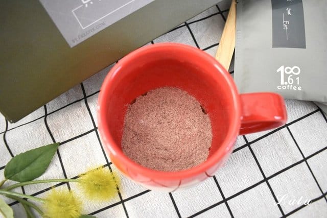 簡單入喉 膠原蛋白防彈咖啡。美顏、減重、提神，一次搞定。每日清晨5g的膠原蛋白，讓你輕輕鬆鬆當女神