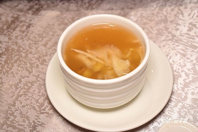 桃園晶悅國際飯店。桃園婚宴推薦。滿指定桌數再贈免費新娘房。氣派豪華的婚禮饗宴。專業燈光、音響、投影設備。滿額再贈港島銅鑼灣富豪蜜月旅行3天2夜