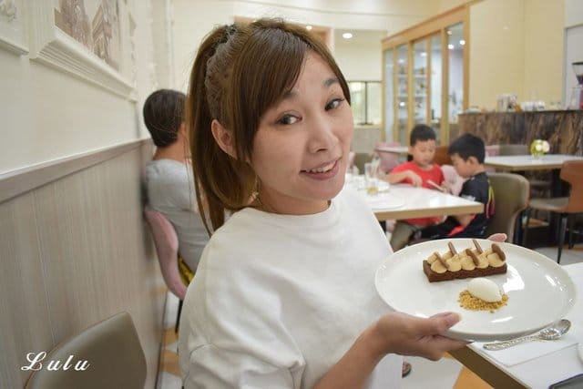 （文末優惠）永和美髮推薦。時光藝廊。終極稻草頭，染髮後呈現自然光澤感。近永和頂溪捷運站步行約10分鐘腳程即可抵達。推薦設計師：Nico
