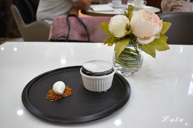 蘆洲甜點下午茶推薦。OWN COFFEE。精緻細膩的手作甜品 & 鹹點 下午茶。獨家調高室內設計,結合清新的小文青與網美風公主系。下午茶聊天聚會的好地方 - 第26張圖 蘆洲甜點下午茶推薦。OWN COFFEE。精緻細膩的手作甜品 & 鹹點 下午茶。獨家調高室內設計,結合清新的小文青與網美風公主系。下午茶聊天聚會的好地方