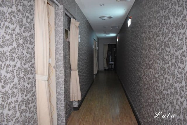 通化街按摩推薦。足林高手足體養生概念館。鄰近通化夜市，足底按摩+半身指壓，按摩舒壓+逛夜市，享受台灣小吃