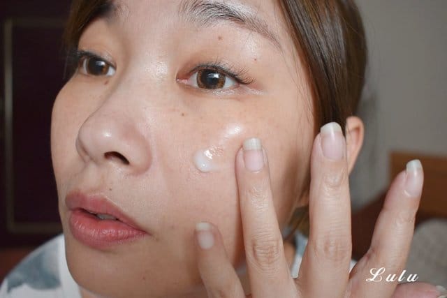 FORTE台塑生醫經典逆齡黑松露安瓶。秋冬季節的抗老保濕緊緻聖品。連兩頰的下垂型毛孔都站了起來，輕鬆對抗老化肌膚問題