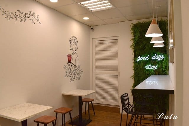 禮采芙-文山政大店。堅持食安無虞的食尚體驗，這就是任性的理由。喝到真正的果粒與茶香。金湯烏龍珍奶，珍珠Q彈，有嚼勁