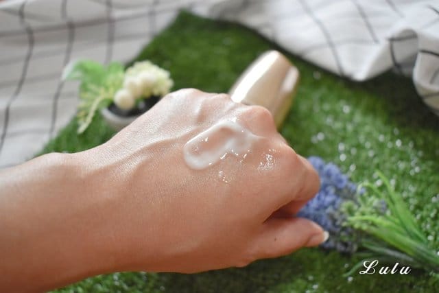 FORTE台塑生醫抗引力超緊顏全效精華。女神級對抗地心引力的秘密武器。緊緻、提亮、彈潤修護。臉部輪廓緊實