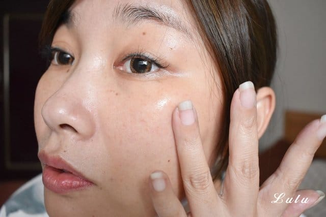 FORTE台塑生醫經典逆齡黑松露安瓶。秋冬季節的抗老保濕緊緻聖品。連兩頰的下垂型毛孔都站了起來，輕鬆對抗老化肌膚問題
