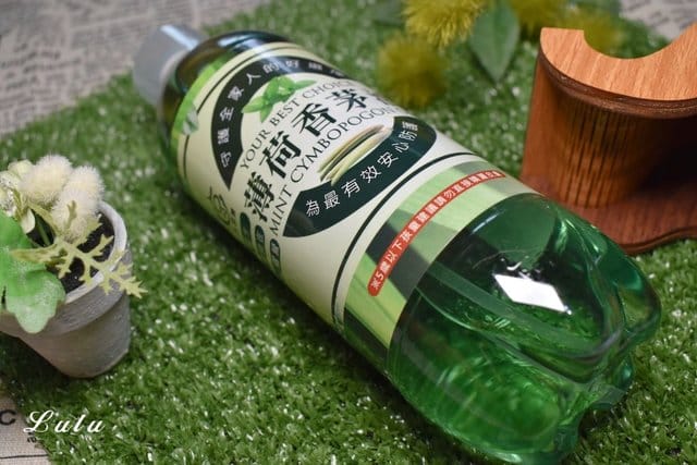 台灣MIT 水京牌薄荷香茅油(450ml)。降溫解熱、提神醒腦、除臭驅蚊，空氣清新好味道。揮別過去使用含化學成分的蚊香、殺蟲劑