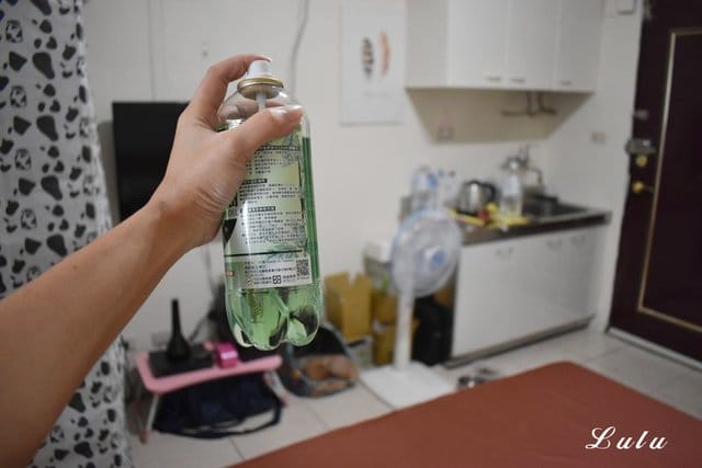 台灣MIT 水京牌薄荷香茅油(450ml)。降溫解熱、提神醒腦、除臭驅蚊，空氣清新好味道。揮別過去使用含化學成分的蚊香、殺蟲劑