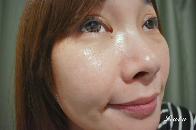 詩美諾全能精華乳。添加人蔘、靈芝等10多種珍貴的草本植物，逆齡、保濕同時亮白。結合化妝水、精華液及乳液，3合一的保養精華乳。省去保養步驟，同時免除瓶罐困擾。專for忙碌、沒時間保養的美人兒