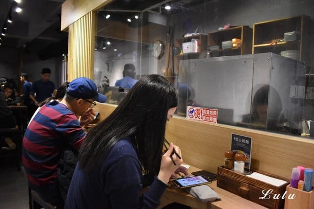 士林丼飯。大北直火人燒肉丼飯。嚴選獨家自製燒肉醬汁，結合直火搭配新鮮食材，完美結合最強丼飯！學生族群最愛/日式丼飯/日本國民美食/日式丼飯專門店