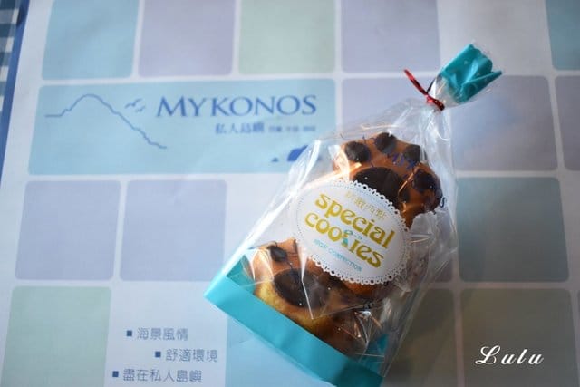 基隆美食特搜。私人島嶼 MYKONOS。彷彿置身於私人島嶼般，被大海環繞，靠窗座位享受徜徉大海的下午茶時光。基隆外木山一日遊輕旅行